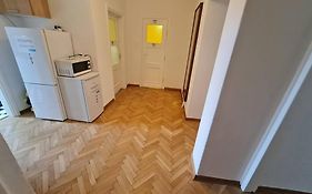 Fantastic Waw - O13 Room A